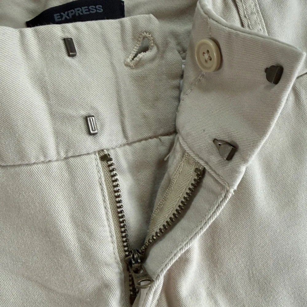 Express Cream/Tan pants ladies 8 - Picture 4 of 7